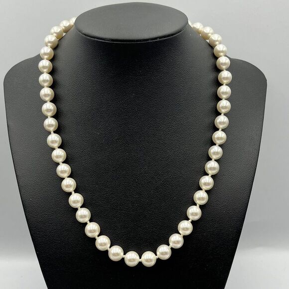 Woman’s Brand new ocean treasure 14k faux Pearl Necklace and bracelet set - Picture 2 of 12